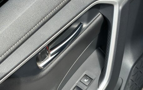 Toyota RAV4, 2019 год, 3 650 000 рублей, 12 фотография