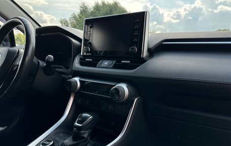 Toyota RAV4, 2019 год, 3 650 000 рублей, 15 фотография