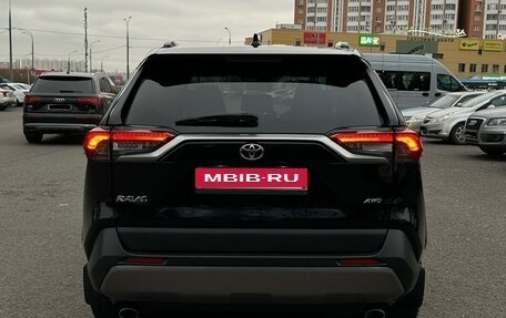 Toyota RAV4, 2019 год, 3 650 000 рублей, 4 фотография