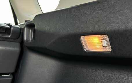 Toyota RAV4, 2019 год, 3 650 000 рублей, 24 фотография