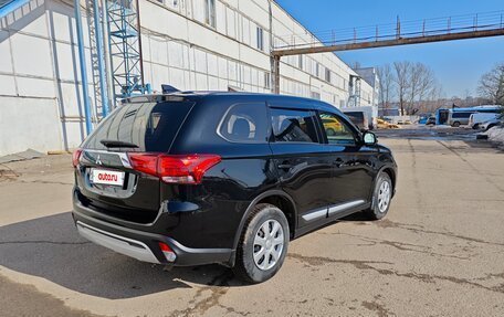Mitsubishi Outlander III рестайлинг 3, 2020 год, 2 220 000 рублей, 4 фотография