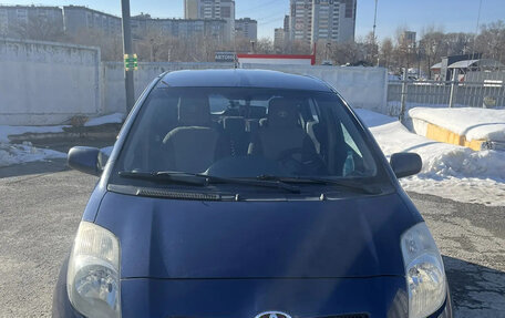 Toyota Yaris III рестайлинг, 2007 год, 490 000 рублей, 2 фотография