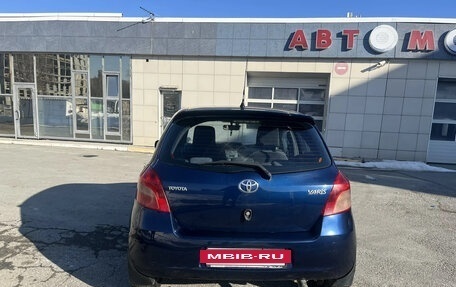 Toyota Yaris III рестайлинг, 2007 год, 490 000 рублей, 4 фотография