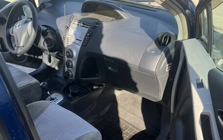 Toyota Yaris III рестайлинг, 2007 год, 490 000 рублей, 9 фотография