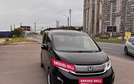 Honda Stepwgn IV, 2018 год, 1 600 000 рублей, 2 фотография