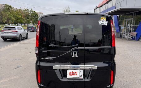 Honda Stepwgn IV, 2018 год, 1 600 000 рублей, 5 фотография