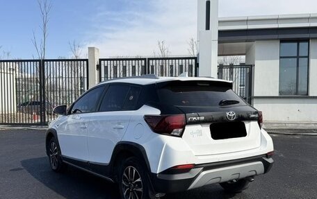 Toyota Yaris XP150 рестайлинг, 2022 год, 1 299 000 рублей, 2 фотография