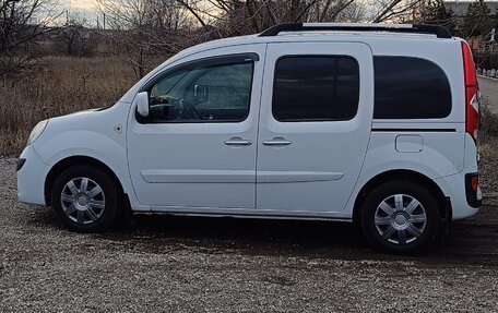 Renault Kangoo II рестайлинг, 2011 год, 900 000 рублей, 3 фотография