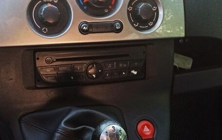 Renault Kangoo II рестайлинг, 2011 год, 900 000 рублей, 14 фотография