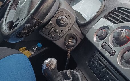 Renault Kangoo II рестайлинг, 2011 год, 900 000 рублей, 11 фотография