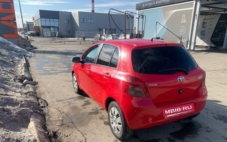 Toyota Yaris III рестайлинг, 2006 год, 470 000 рублей, 19 фотография