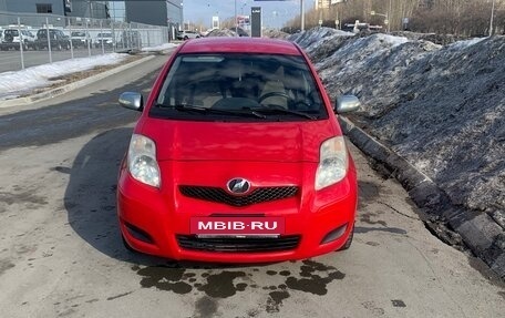 Toyota Yaris III рестайлинг, 2006 год, 470 000 рублей, 24 фотография