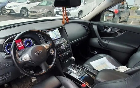 Infiniti QX70, 2013 год, 2 450 000 рублей, 8 фотография