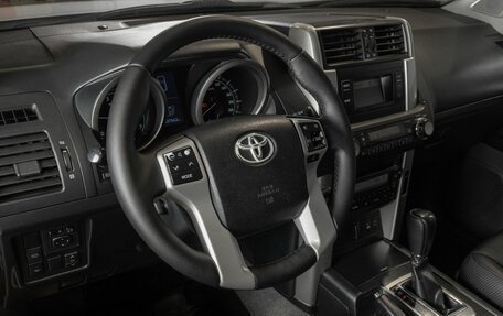 Toyota Land Cruiser Prado 150 рестайлинг 2, 2011 год, 2 692 000 рублей, 5 фотография