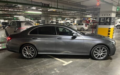 Mercedes-Benz E-Класс, 2022 год, 5 400 000 рублей, 4 фотография