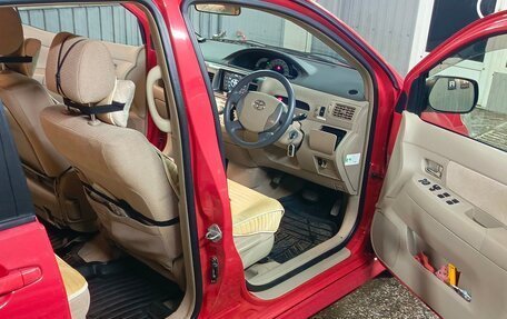 Toyota Raum II, 2003 год, 500 000 рублей, 10 фотография