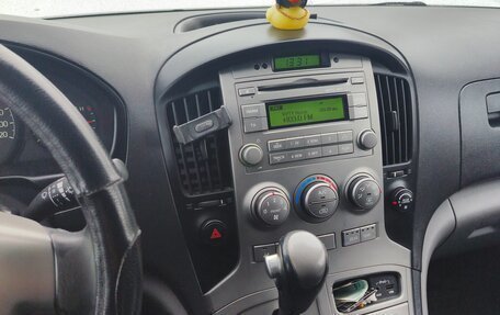 Hyundai H-1 II рестайлинг, 2011 год, 1 400 000 рублей, 20 фотография