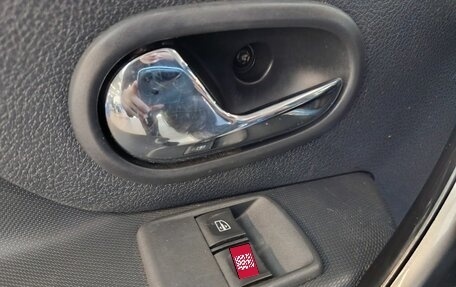 Renault Sandero II рестайлинг, 2017 год, 899 000 рублей, 13 фотография