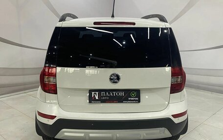 Skoda Yeti I рестайлинг, 2015 год, 1 075 000 рублей, 8 фотография