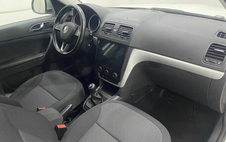 Skoda Yeti I рестайлинг, 2015 год, 1 075 000 рублей, 10 фотография