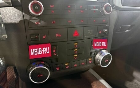 Volkswagen Touareg III, 2006 год, 999 000 рублей, 13 фотография