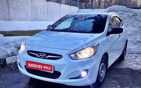 Hyundai Solaris II рестайлинг, 2014 год, 899 999 рублей, 1 фотография