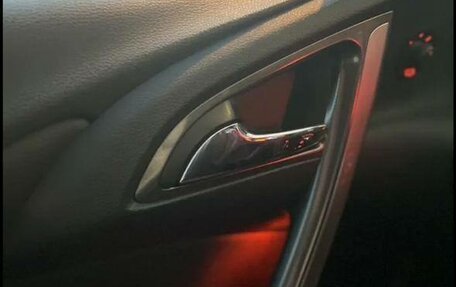 Opel Astra J, 2011 год, 700 000 рублей, 3 фотография