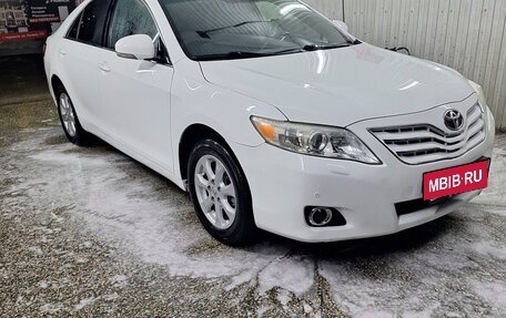 Toyota Camry, 2010 год, 980 000 рублей, 2 фотография