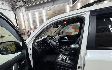 Toyota Land Cruiser 200, 2013 год, 4 500 000 рублей, 6 фотография