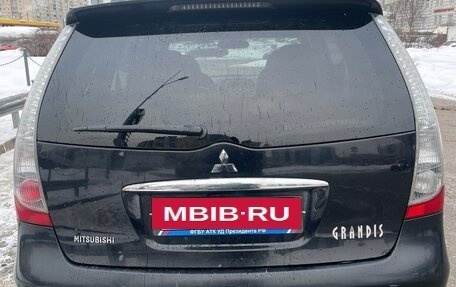 Mitsubishi Grandis, 2006 год, 800 000 рублей, 3 фотография