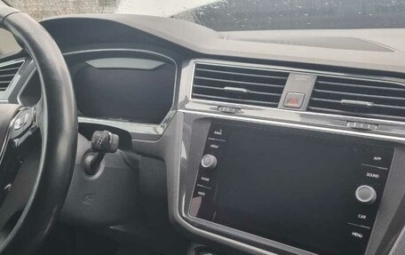 Volkswagen Tiguan II, 2017 год, 2 100 000 рублей, 5 фотография