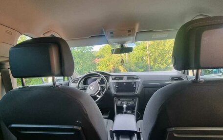 Volkswagen Tiguan II, 2017 год, 2 100 000 рублей, 2 фотография