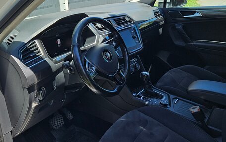 Volkswagen Tiguan II, 2017 год, 2 100 000 рублей, 14 фотография