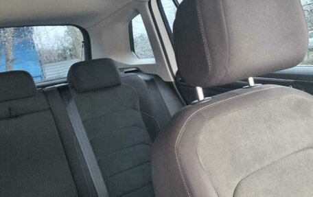 Volkswagen Tiguan II, 2017 год, 2 100 000 рублей, 13 фотография