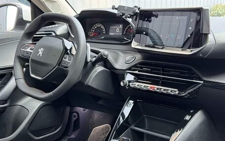 Peugeot 2008 II, 2023 год, 1 540 007 рублей, 7 фотография