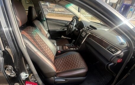 Toyota Camry, 2017 год, 2 300 000 рублей, 3 фотография