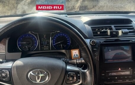 Toyota Camry, 2017 год, 2 300 000 рублей, 9 фотография