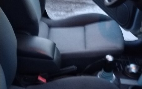 Mitsubishi Colt VI рестайлинг, 2005 год, 400 000 рублей, 13 фотография