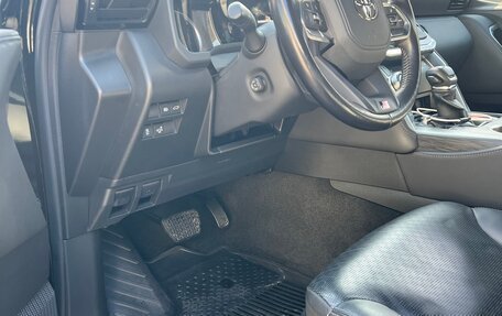 Toyota Land Cruiser, 2022 год, 12 000 000 рублей, 13 фотография