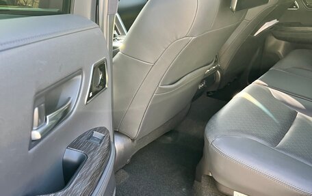 Toyota Land Cruiser, 2022 год, 12 000 000 рублей, 14 фотография