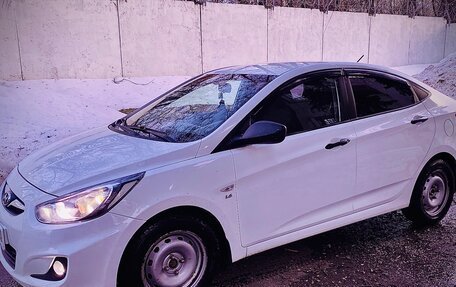 Hyundai Solaris II рестайлинг, 2014 год, 899 999 рублей, 3 фотография