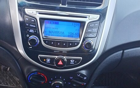 Hyundai Solaris II рестайлинг, 2013 год, 720 000 рублей, 8 фотография