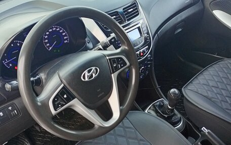 Hyundai Solaris II рестайлинг, 2013 год, 720 000 рублей, 9 фотография