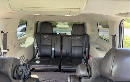 Cadillac Escalade III, 2011 год, 2 799 000 рублей, 17 фотография