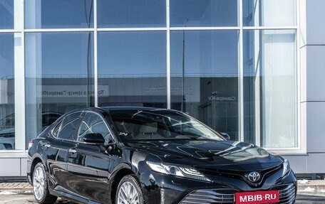 Toyota Camry, 2018 год, 2 800 000 рублей, 1 фотография