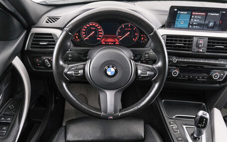 BMW 3 серия, 2018 год, 3 099 000 рублей, 15 фотография