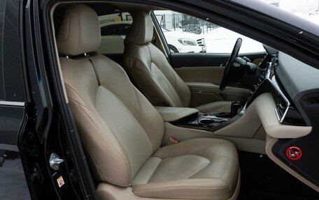 Toyota Camry, 2018 год, 2 800 000 рублей, 8 фотография