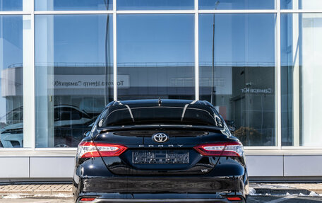 Toyota Camry, 2018 год, 2 800 000 рублей, 4 фотография