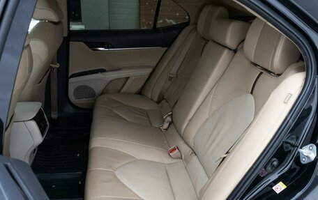 Toyota Camry, 2018 год, 2 800 000 рублей, 9 фотография