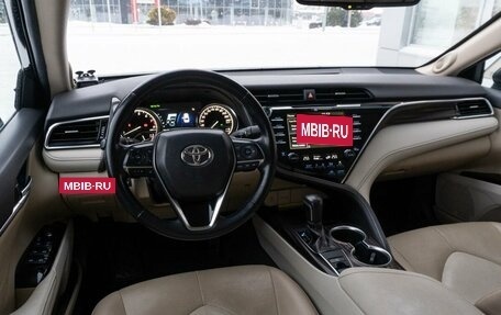 Toyota Camry, 2018 год, 2 800 000 рублей, 6 фотография